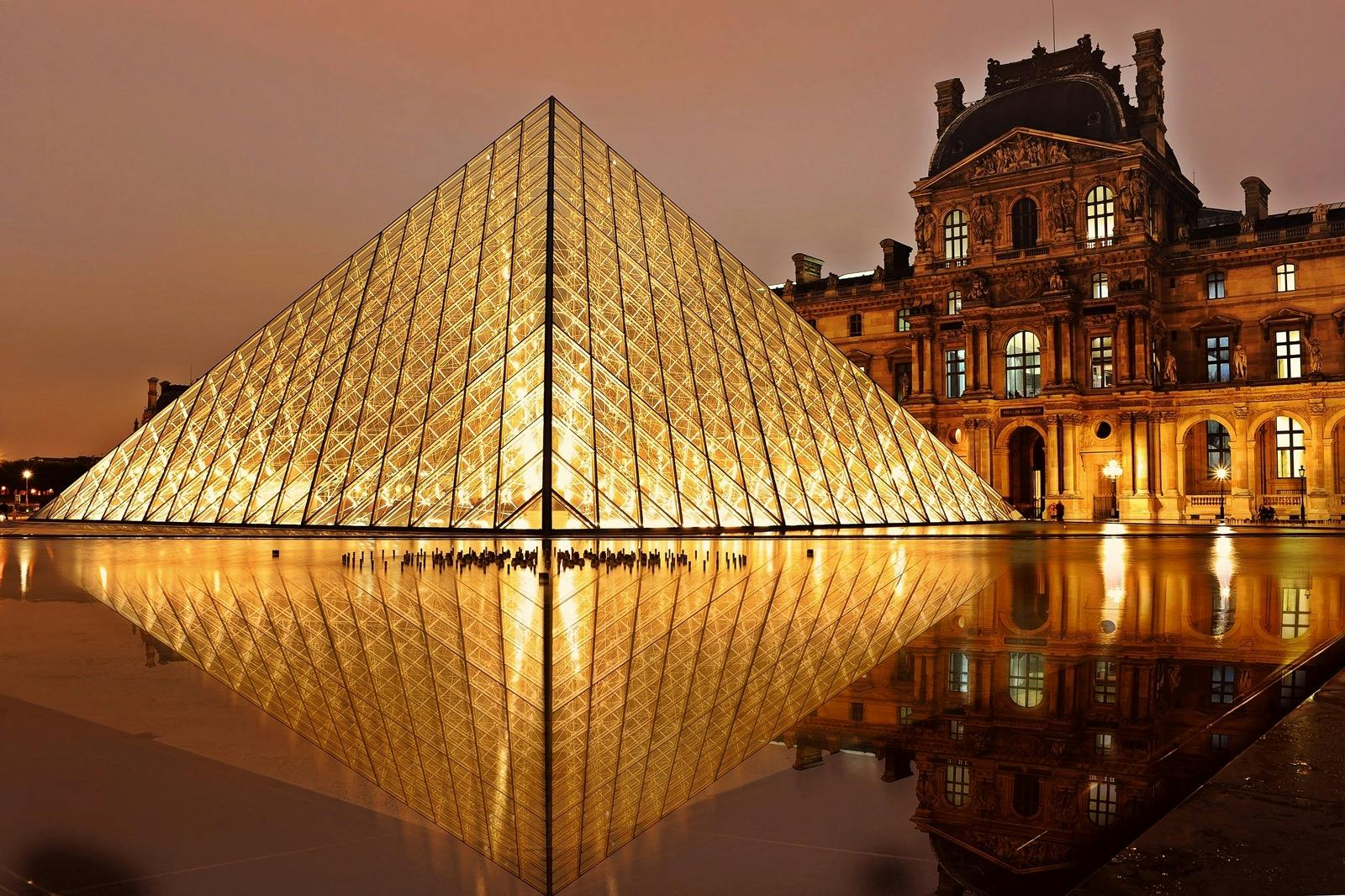 pyramide-du-louvre